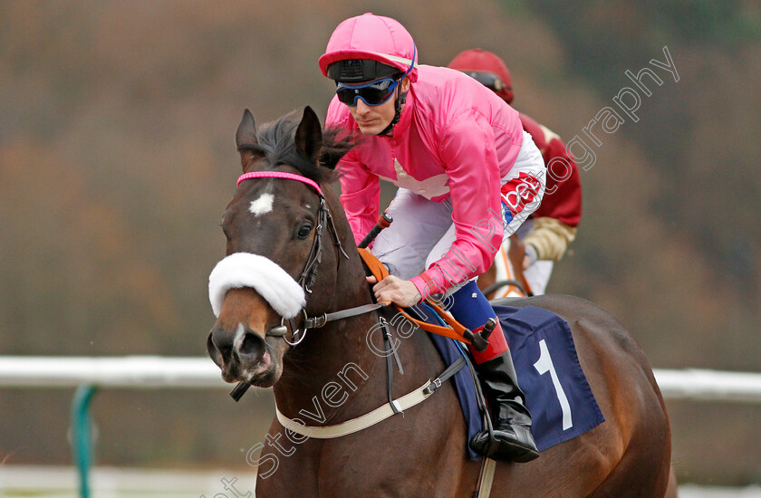 Napoleon-0001 
 NAPOLEON (Fran Berry) Lingfield 6 Dec 2017 - Pic Steven Cargill / Racingfotos.com