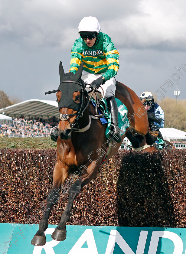 Gentleman-Du-Mee-0005 
 GENTLEMAN DE MEE (Mark Walsh) wins The Poundland Maghull Novices Chase
Aintree 9 Apr 2022 - Pic Steven Cargill / Racingfotos.com