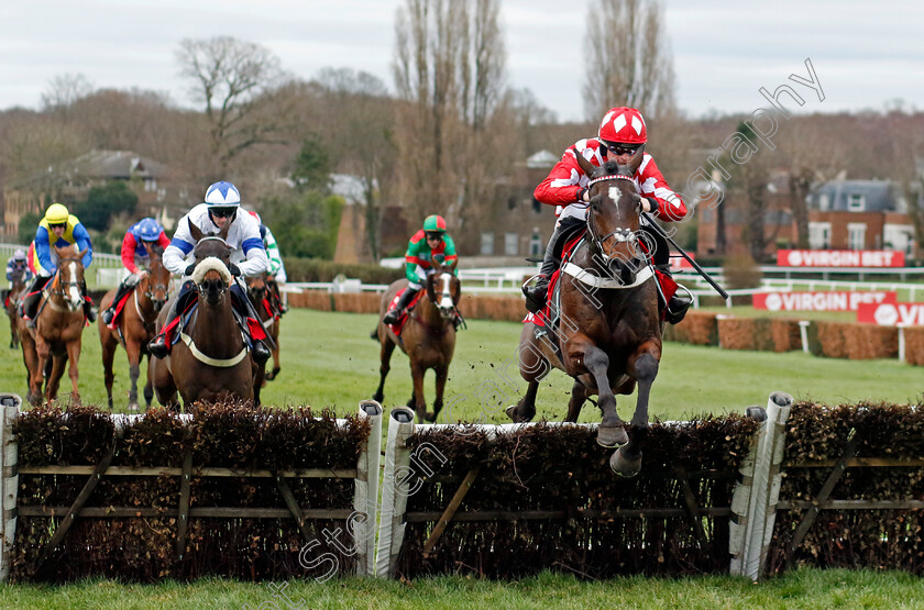 Jingko-Blue-0001 
 JINGKO BLUE (James Bowen) wins The Virgin Bet Daily Price Boosts Novice Handicap Hurdle
Sandown 3 Feb 2024 - Pic Steven Cargill / Racingfotos.com