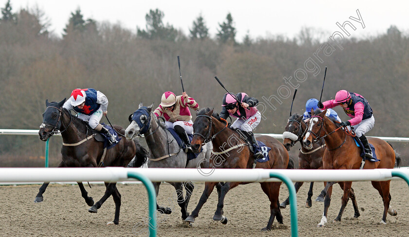 Luna-Magic-0002 
 LUNA MAGIC (left, Simon Pearce) beats CHELWOOD GATE (2nd left) and LIVING LEADER (2nd right) in The Play Starburst Slot At sunbets.co.uk/vegas Handicap Div2 Lingfield 30 Dec 2017 - Pic Steven Cargill / Racingfotos.com