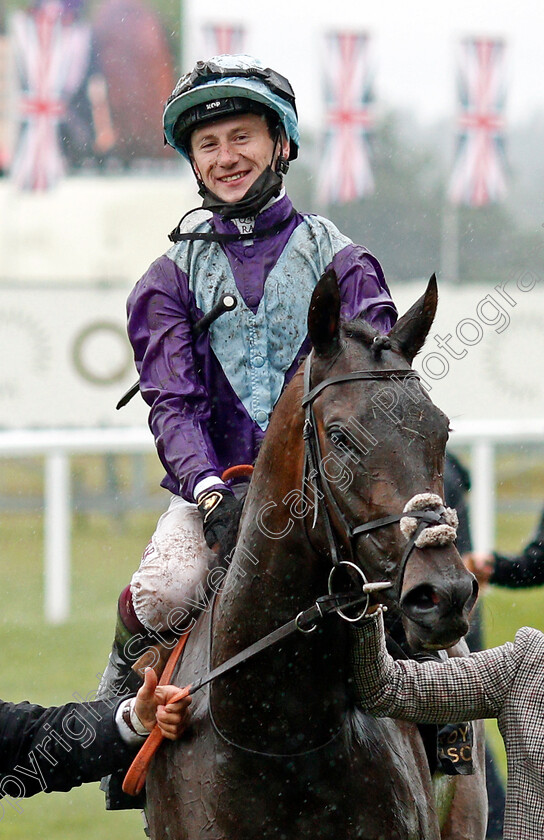 Alcohol-Free-0010 
 ALCOHOL FREE (Oisin Murphy) after The Coronation Stakes
Royal Ascot 18 Jun 2021 - Pic Steven Cargill / Racingfotos.com